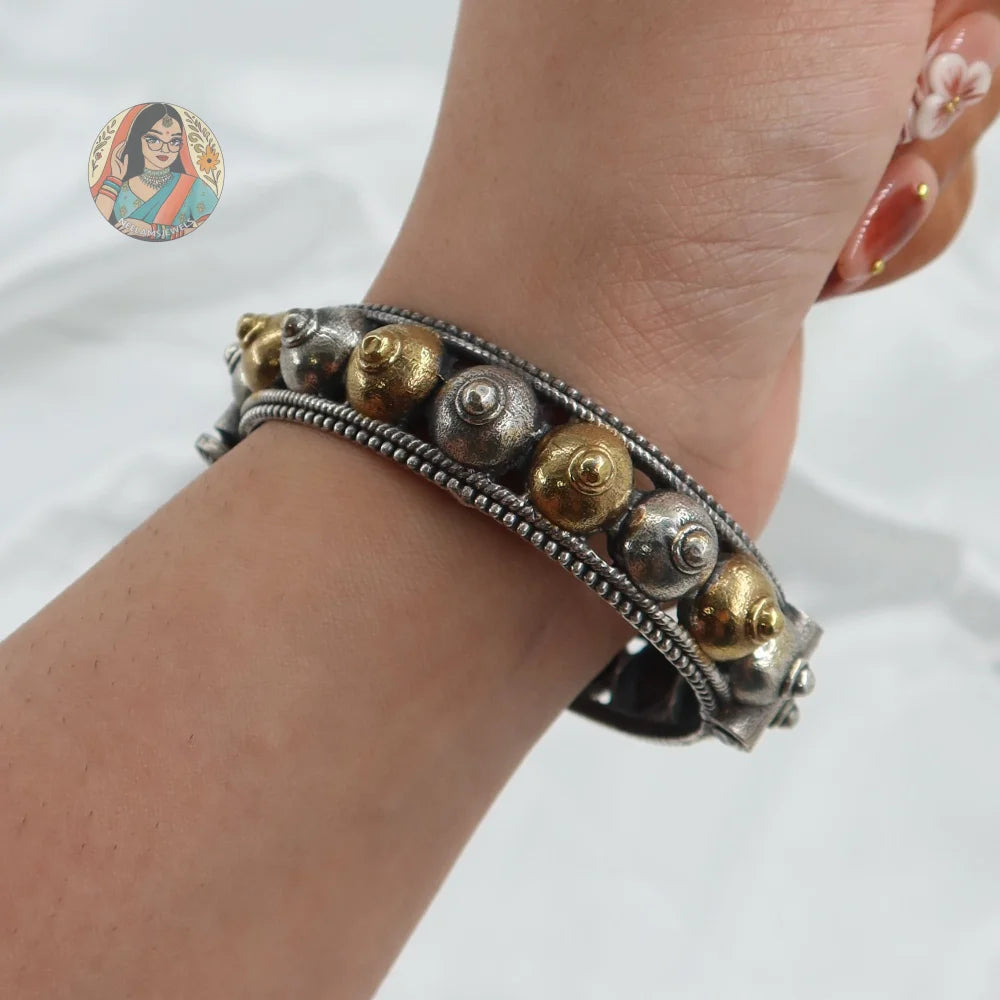 Dhara Silver Oxidized Bangle