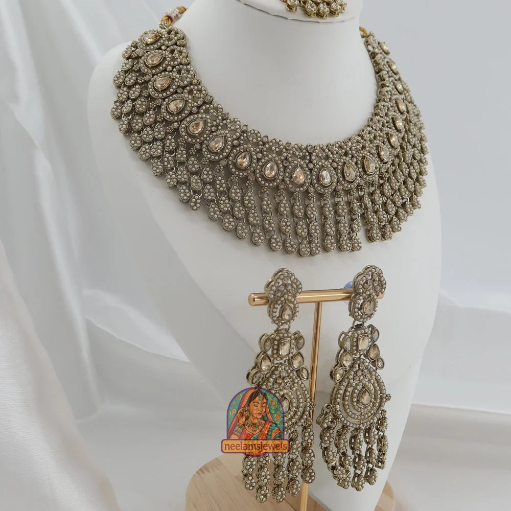 Elyra Necklace Set
