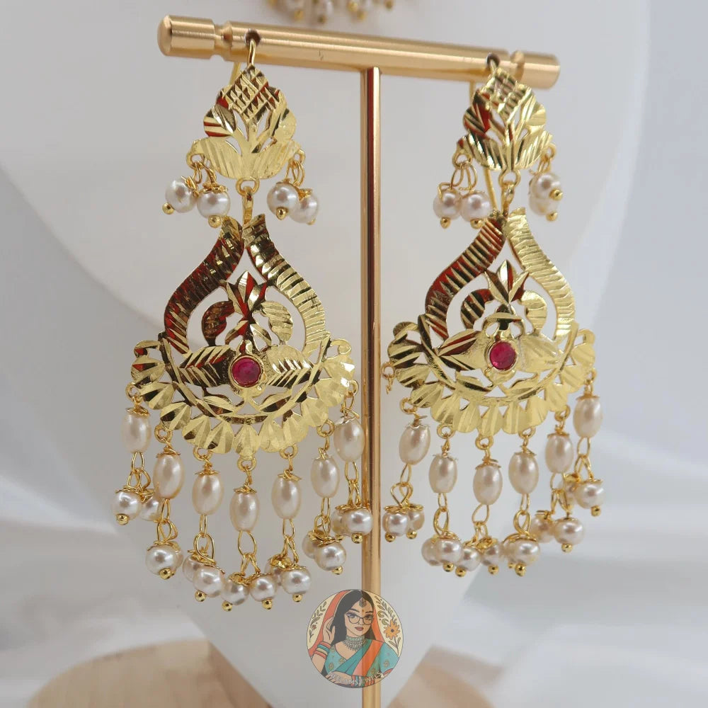 Harkirat Peepal Patti Necklace Set (White) - Slightly Imperfect