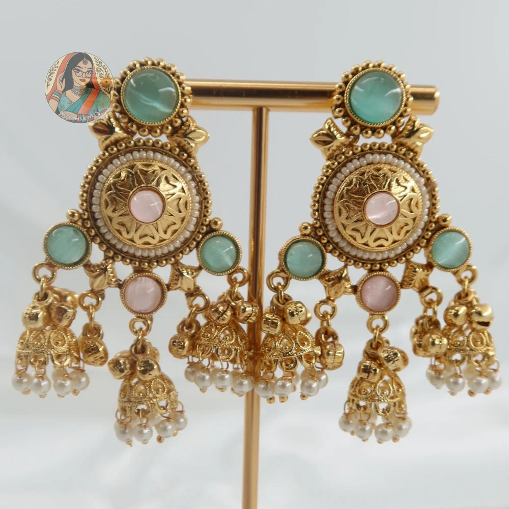 Mannat Gold Earrings - G