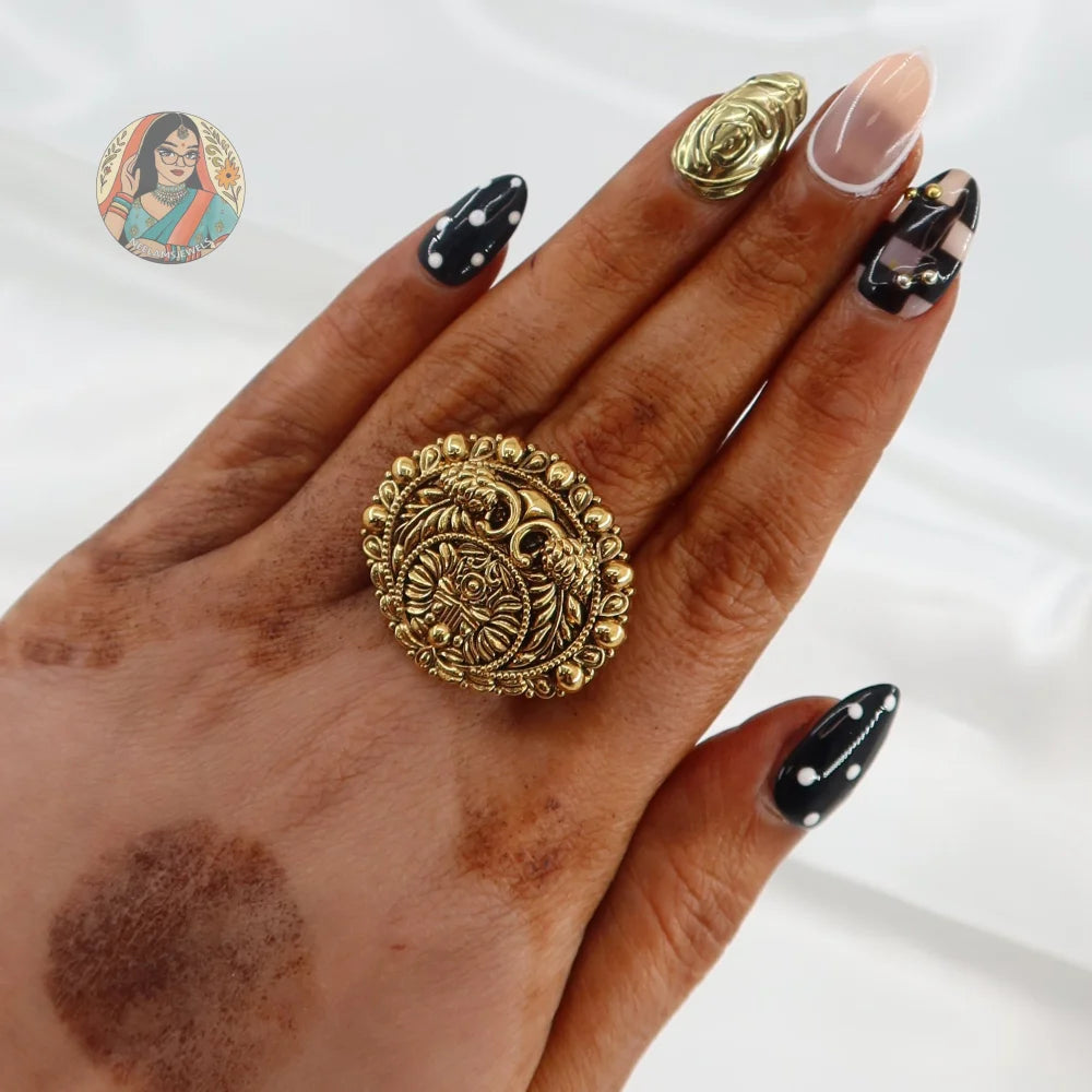 Reet Gold Oval Ring