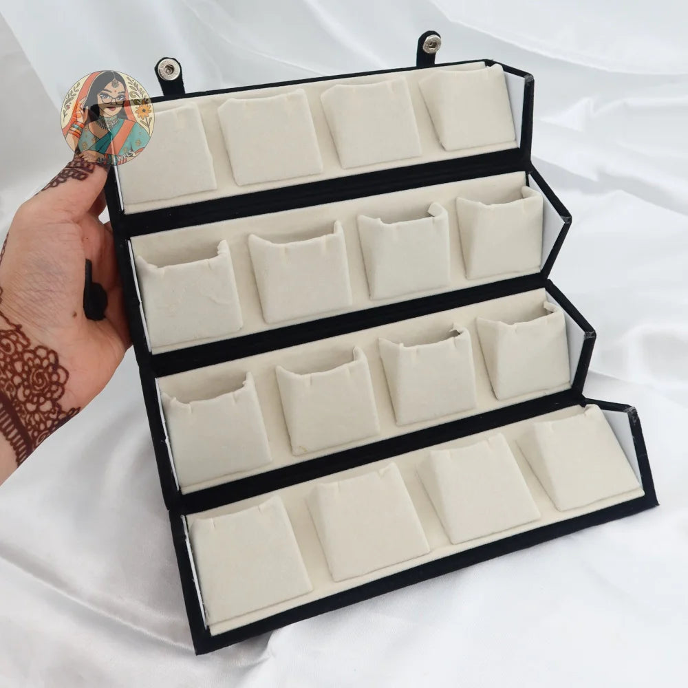 16-Earring Organizer (Black)