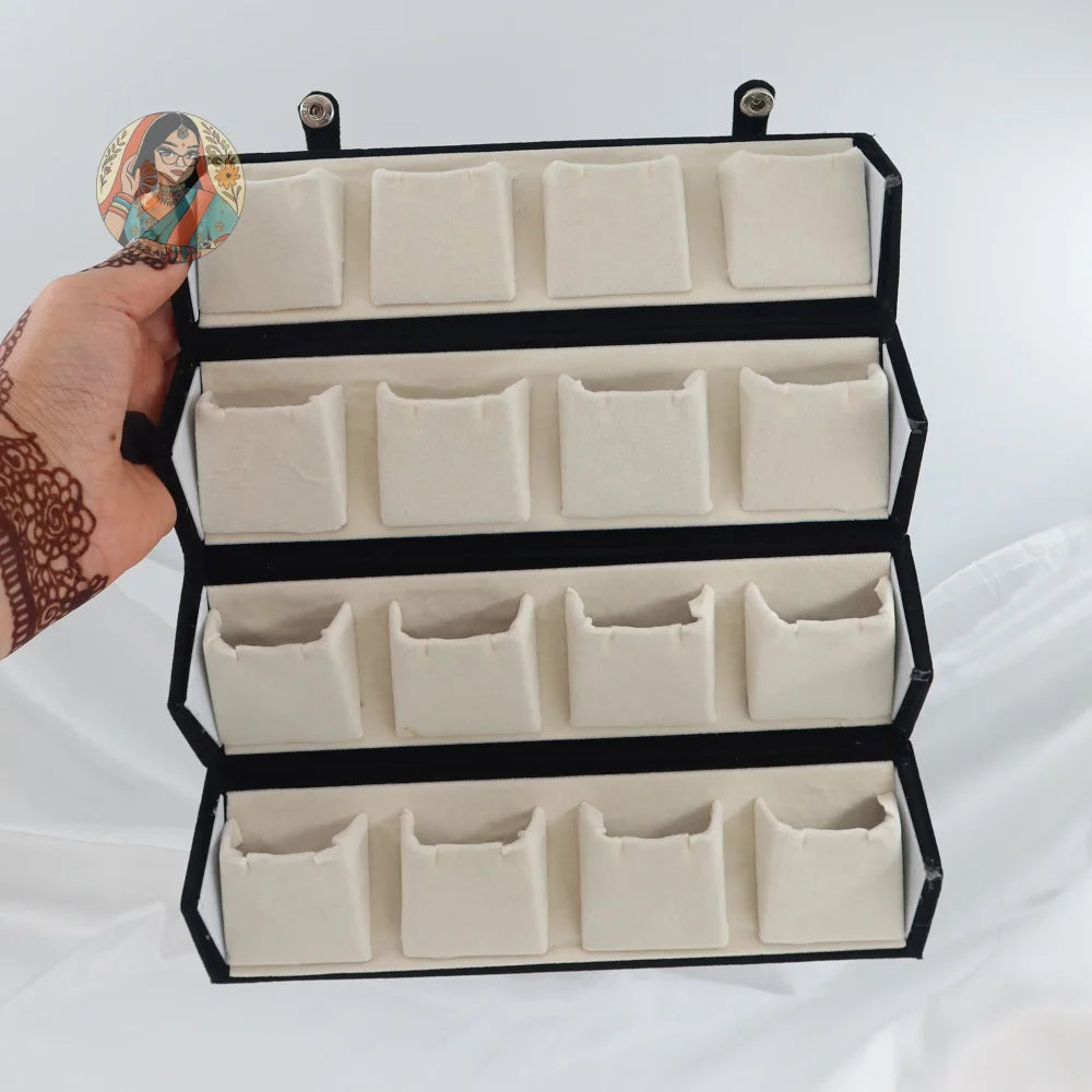 16-Earring Organizer (Black)