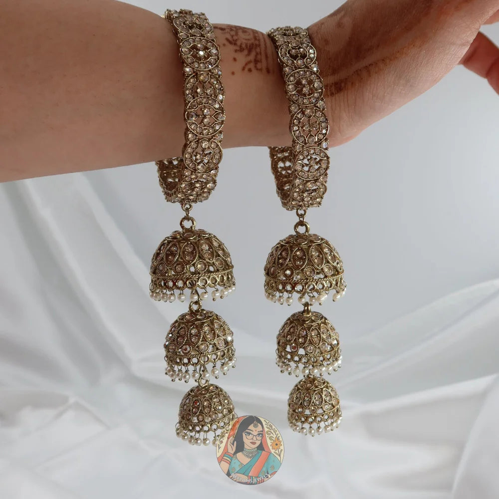 Aarvi Jhumka Bangle