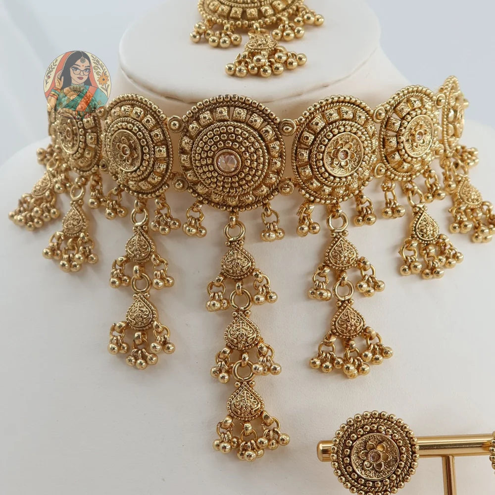 Aashi Waterfall Gold Necklace Set