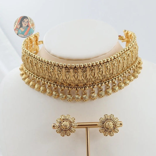 Adeela Gold Choker Necklace Set - A