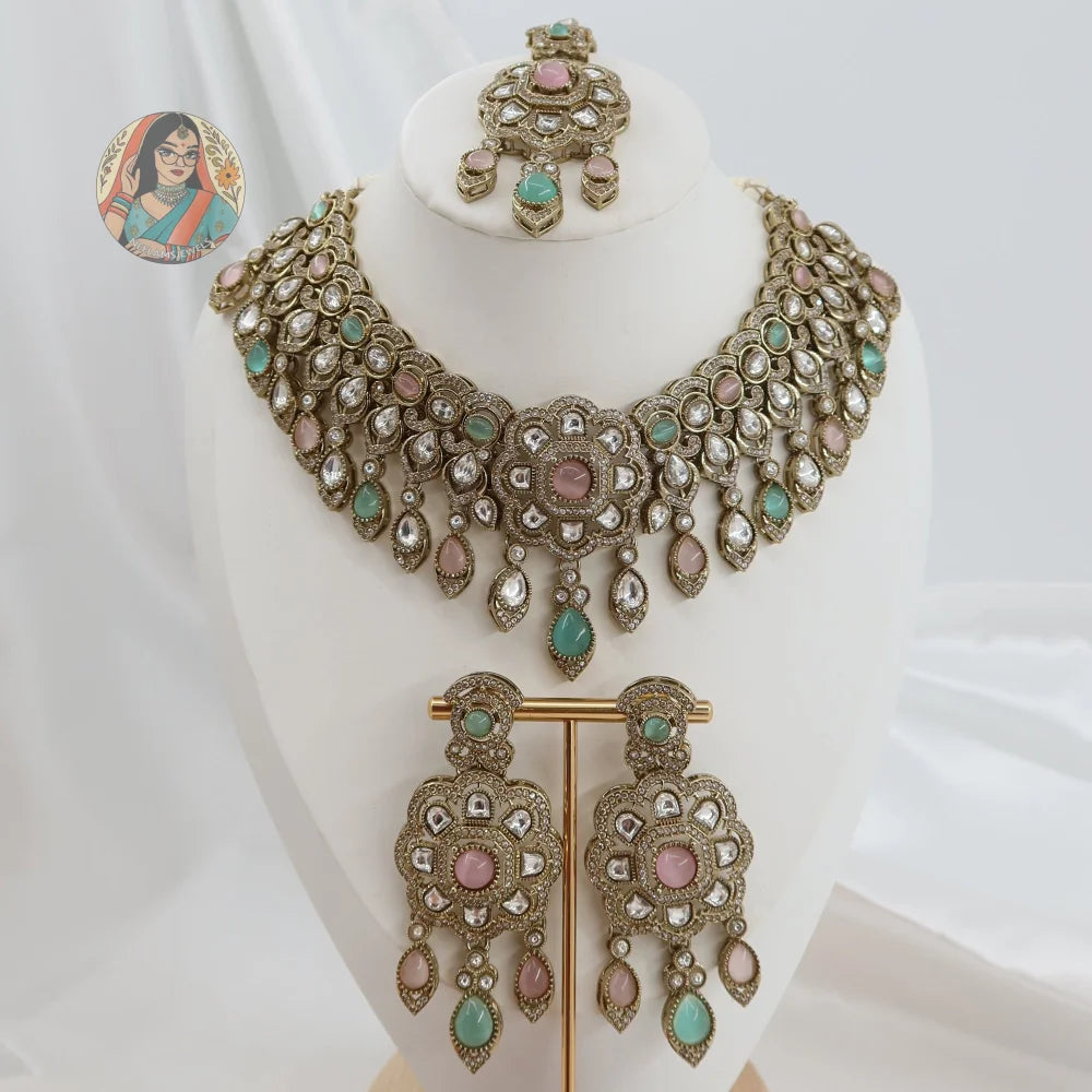 Aditi Necklace Set