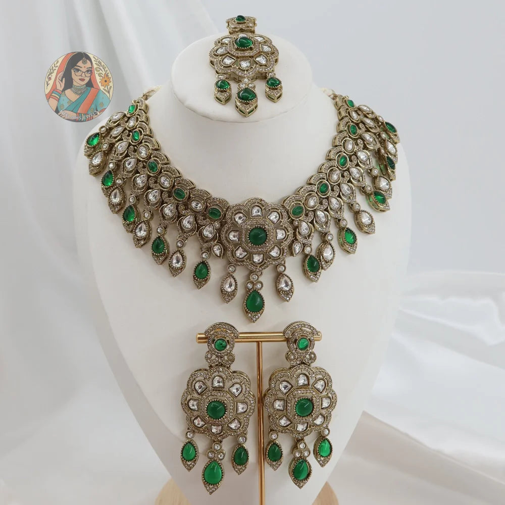 Aditi Necklace Set