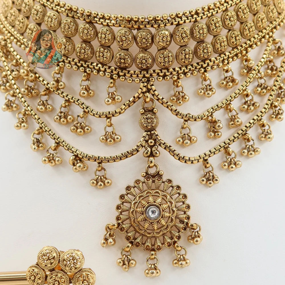Aiza Gold Necklace Set