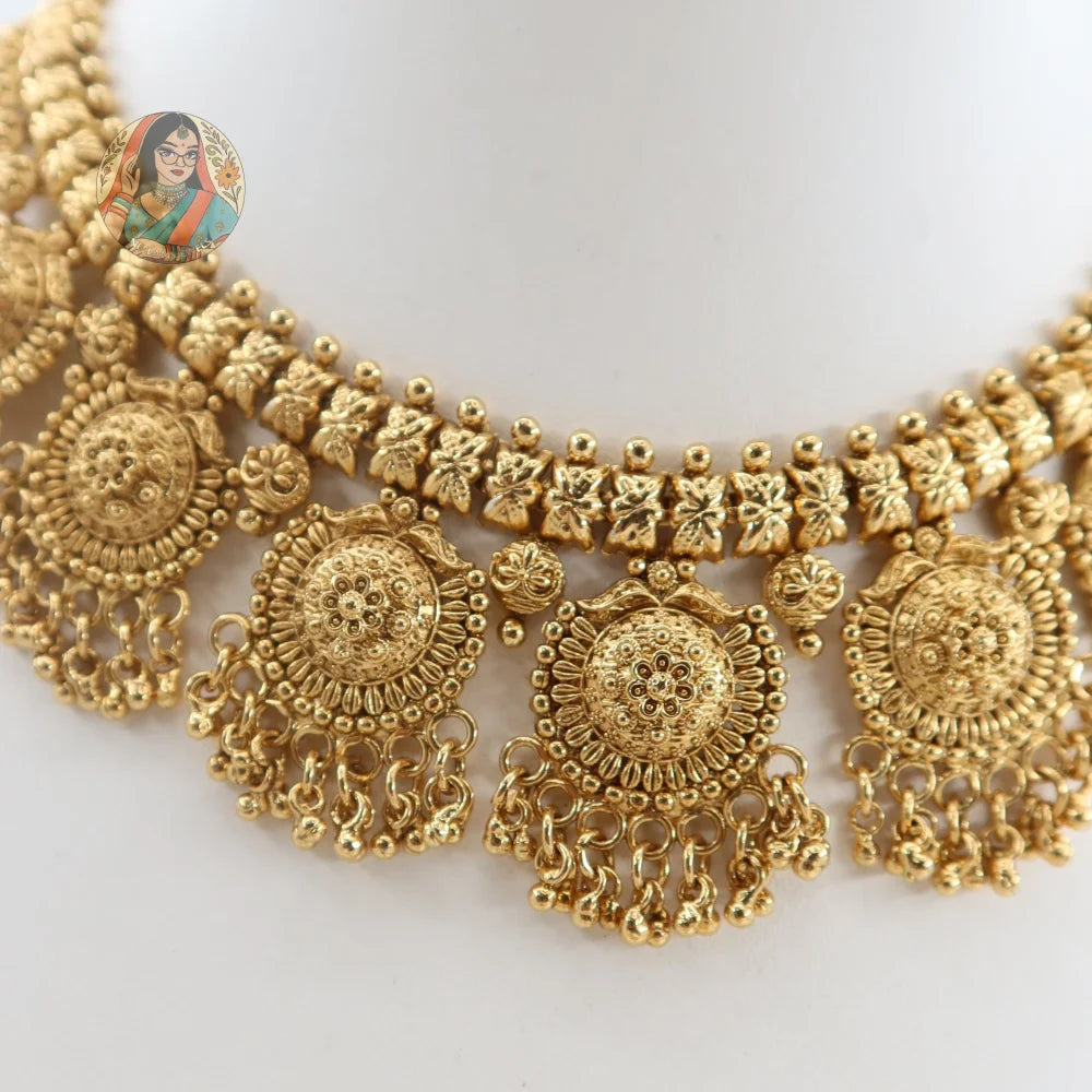 Anu Gold Necklace Set