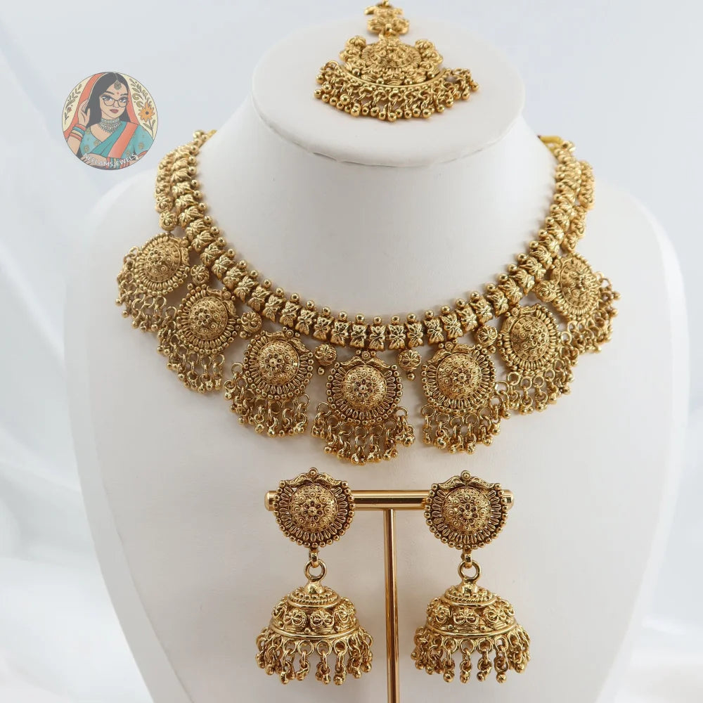 Anu Gold Necklace Set