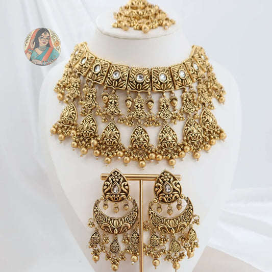 Avni Gold Necklace Set
