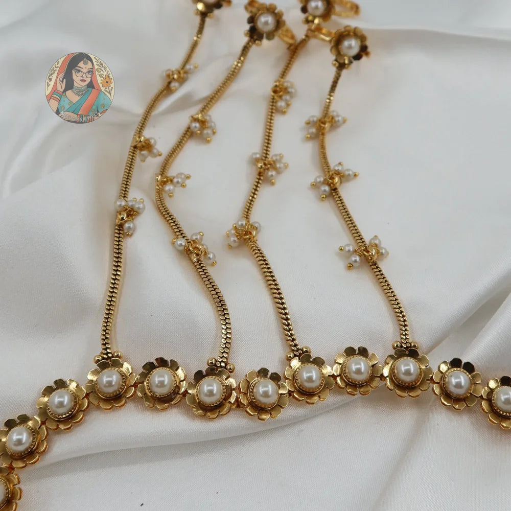 Avni Gold Pearl Hathphool