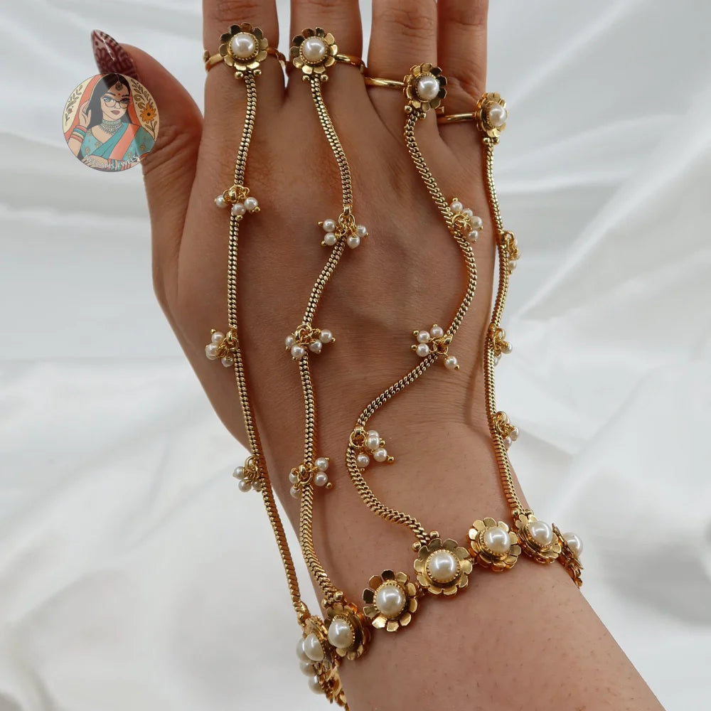 Avni Gold Pearl Hathphool