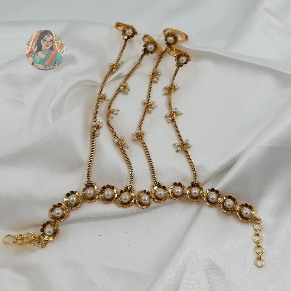 Avni Gold Pearl Hathphool