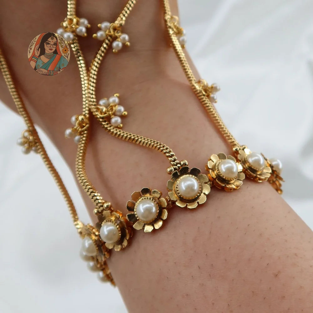 Avni Gold Pearl Hathphool