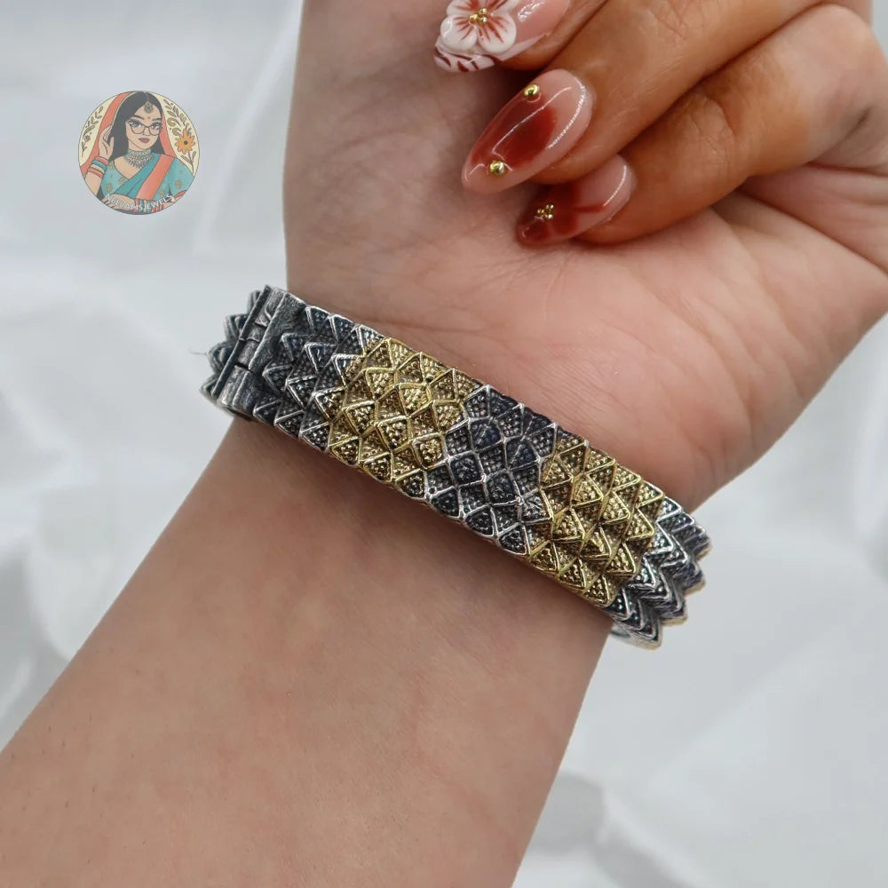 Bhakti Oxidized Dual-Tone Bangle
