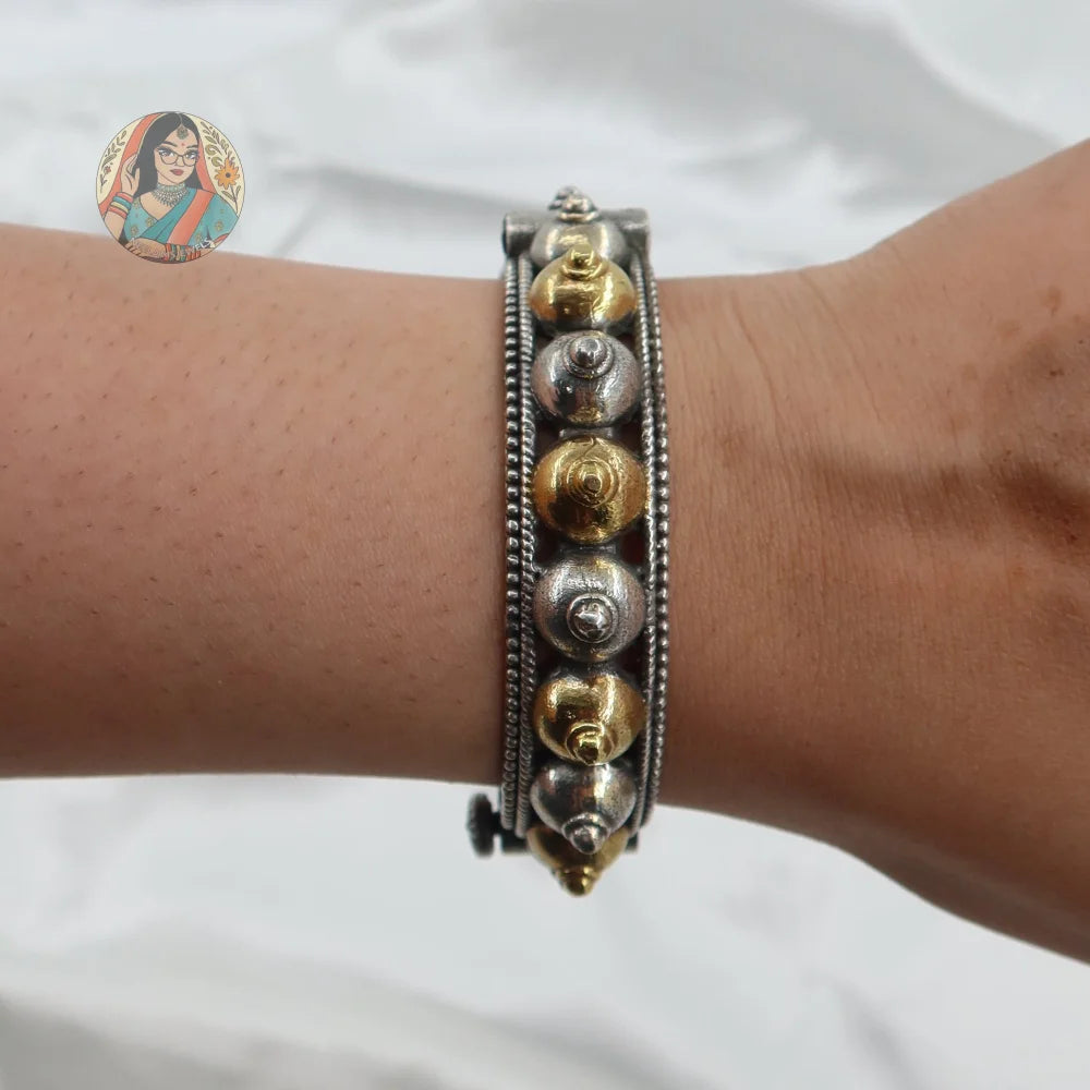 Dhara Silver Oxidized Bangle