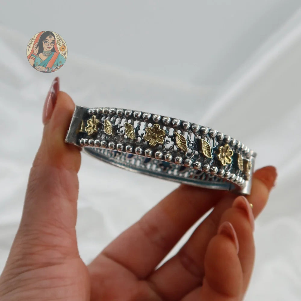 Diksha Oxidized Dual-Tone Bangle