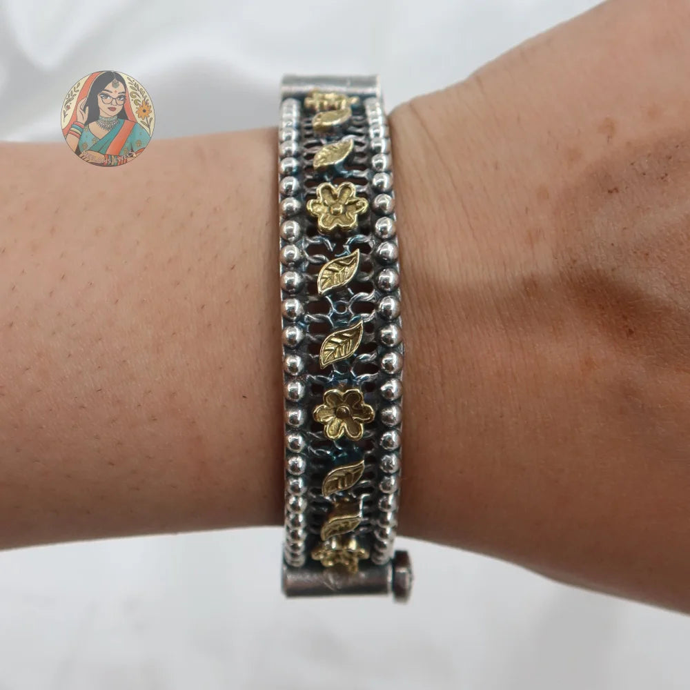 Diksha Oxidized Dual-Tone Bangle