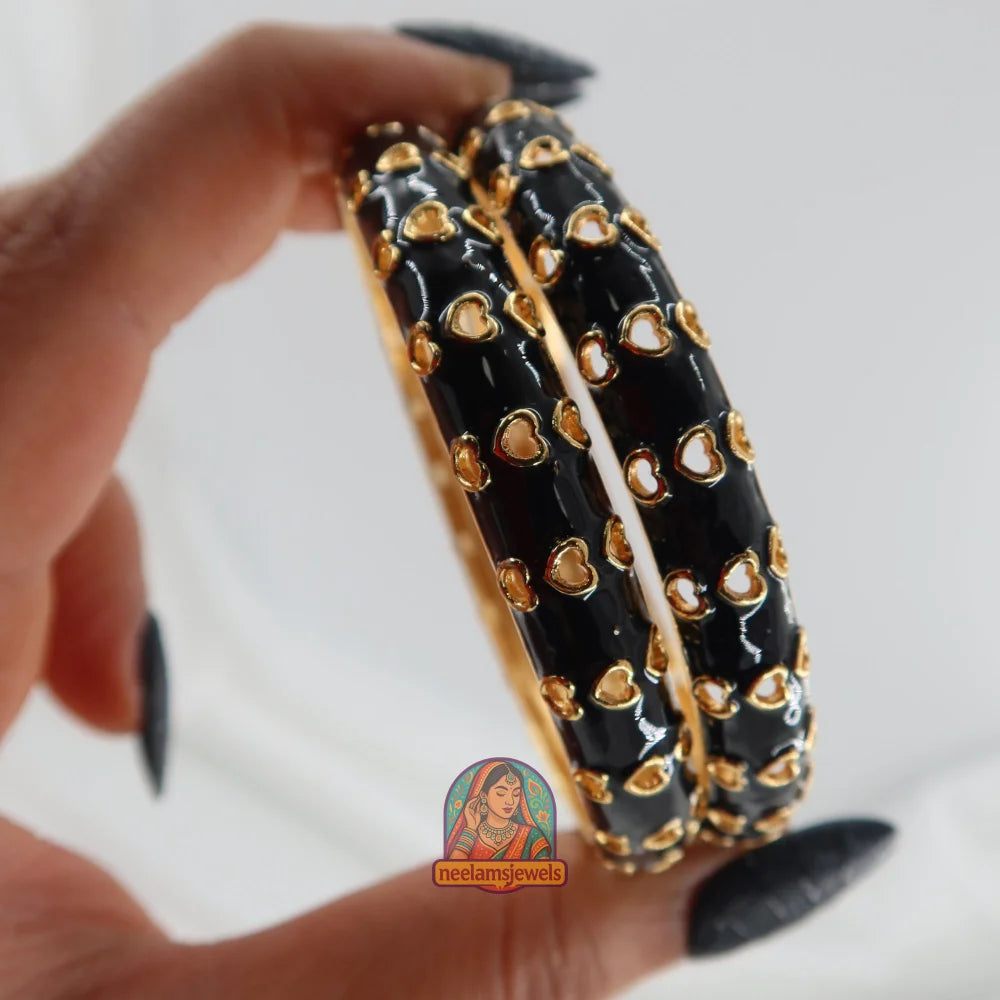Dil Se - Cutout Enamel Bracelet Black / 2.4