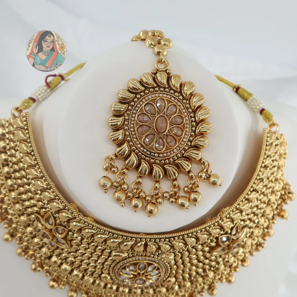Eknoor Gold Necklace Set