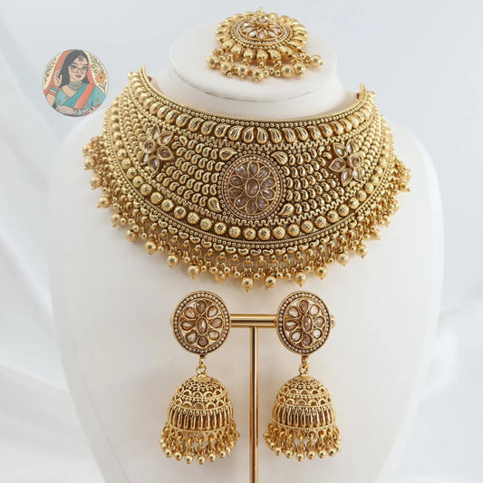 Eknoor Gold Necklace Set