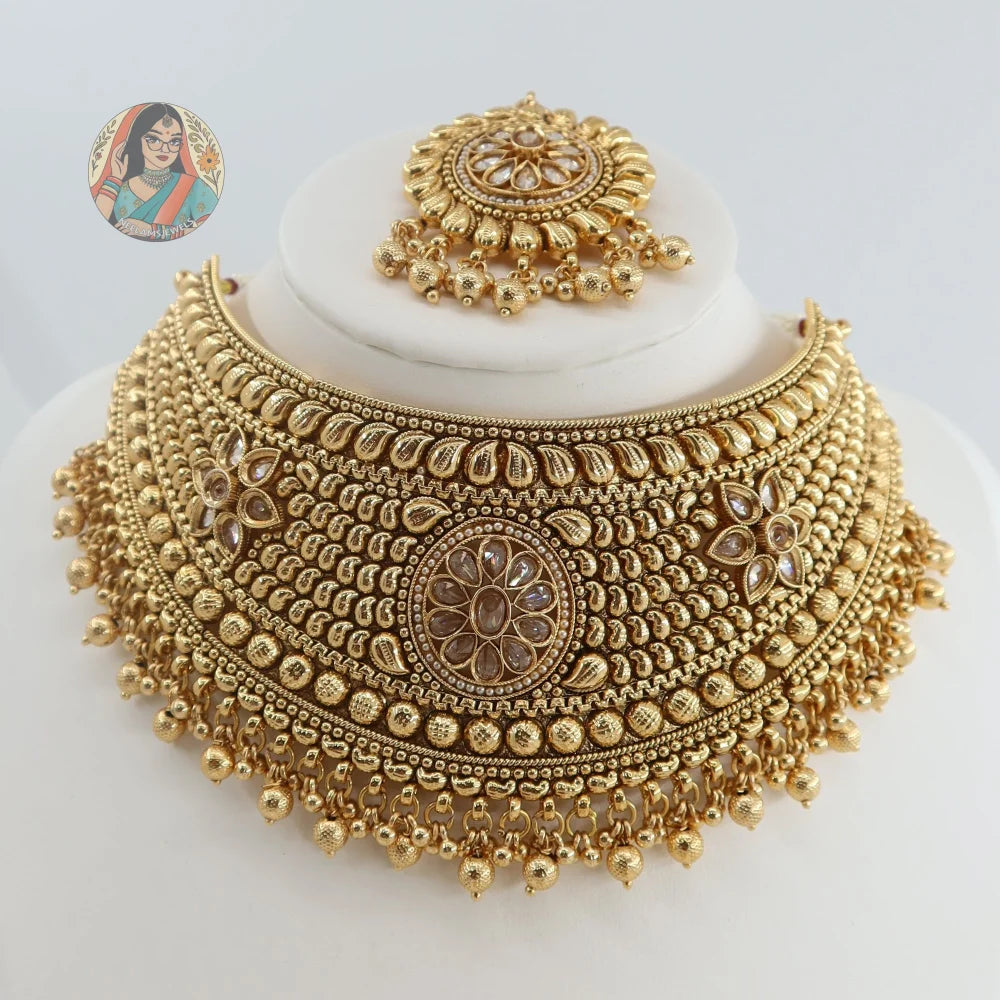 Eknoor Gold Necklace Set