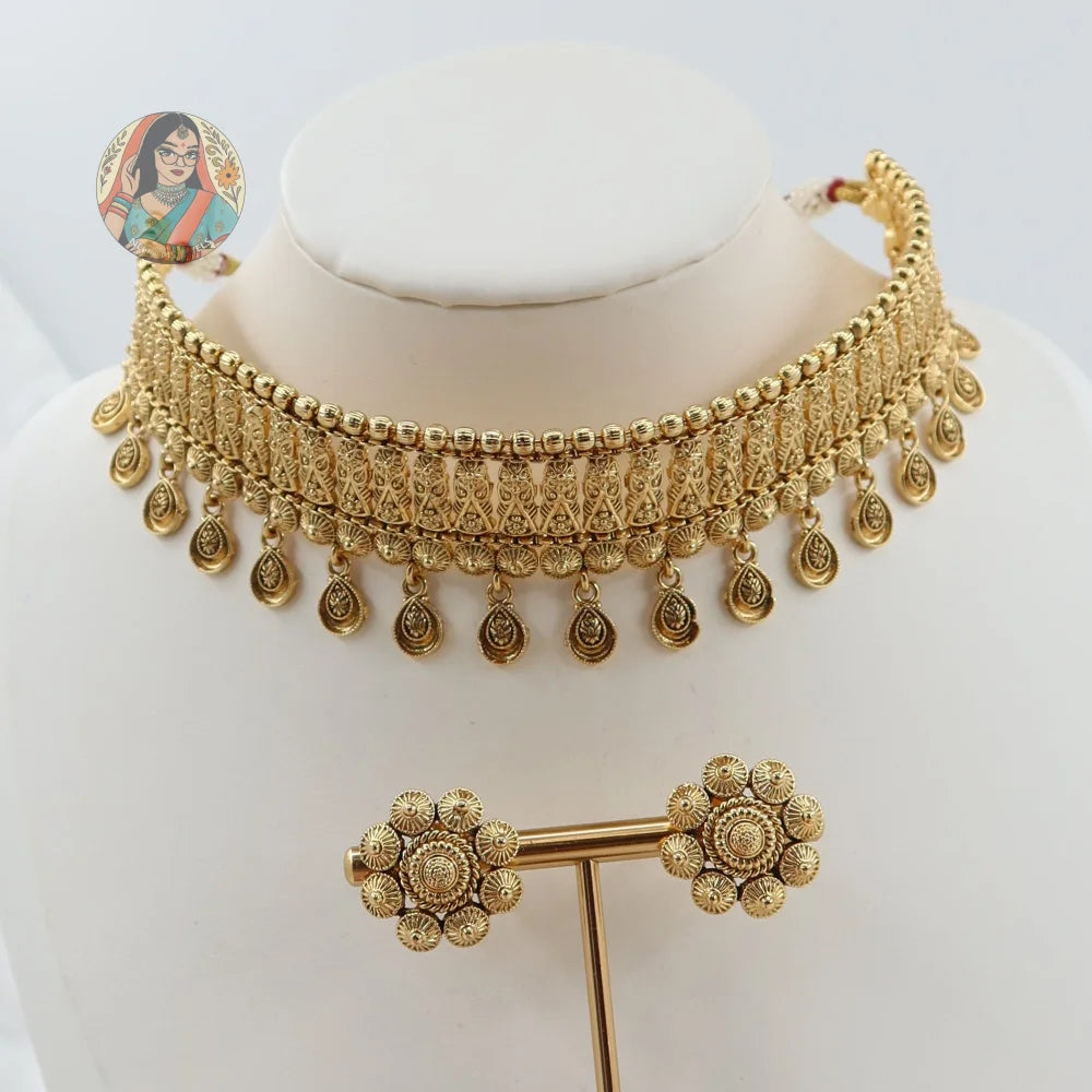 Esita Gold Choker Necklace Set