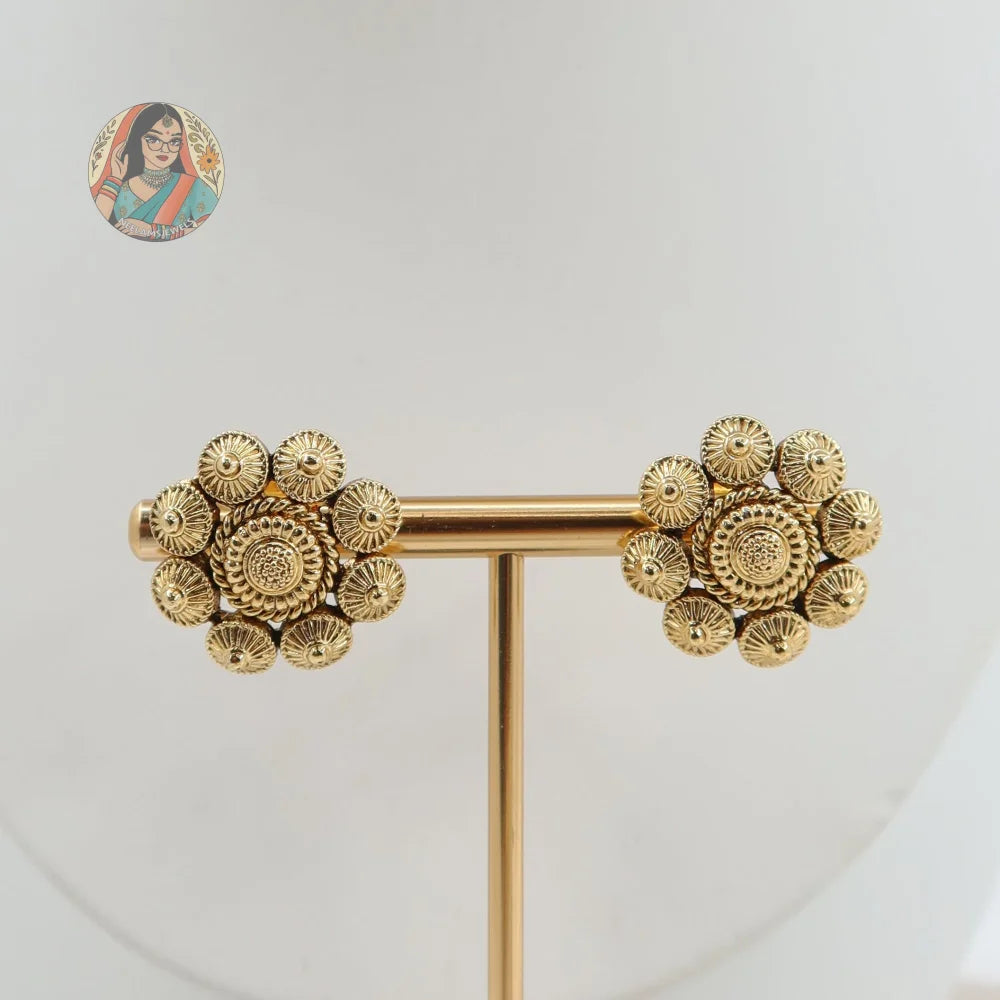 Esita Gold Choker Necklace Set