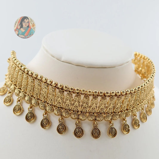 Esita Gold Choker Necklace Set