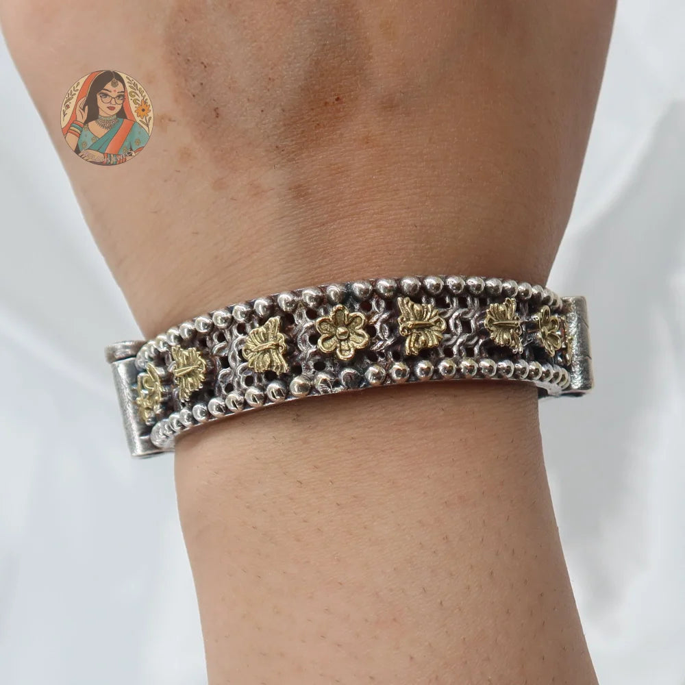 Falak Oxidized Dual-Tone Bangle