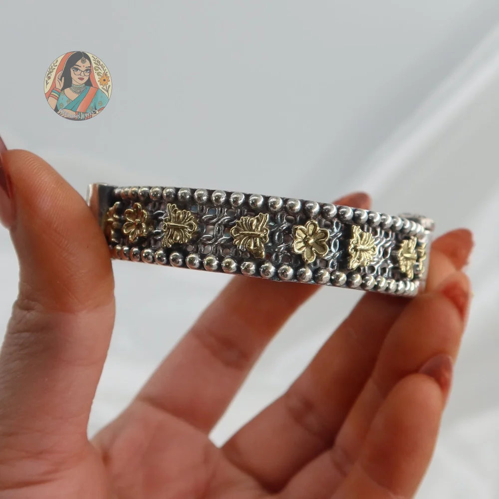 Falak Oxidized Dual-Tone Bangle