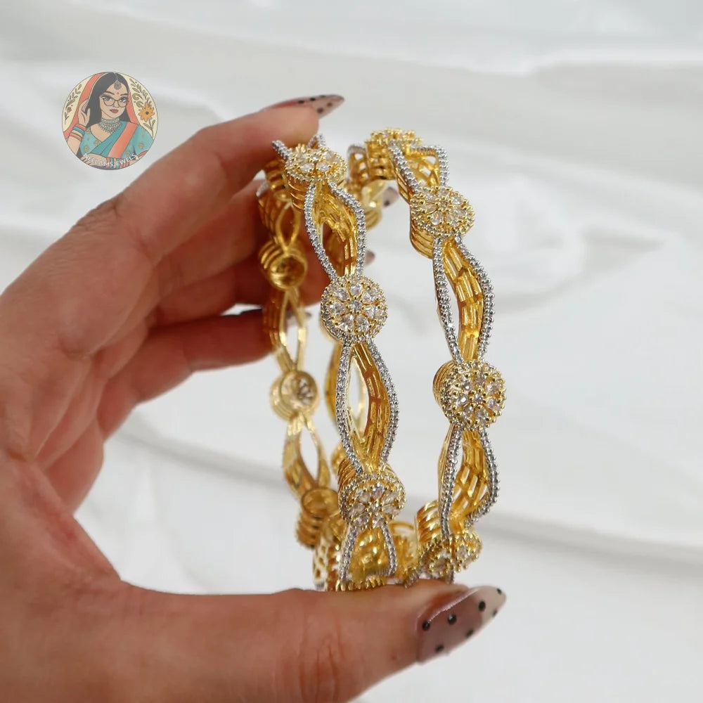 Fatima Accent Bangles (Golden)
