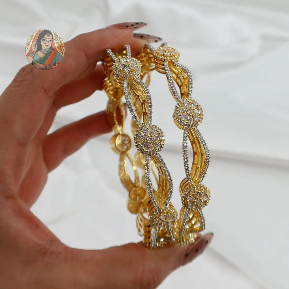 Fatima Accent Bangles (Golden)