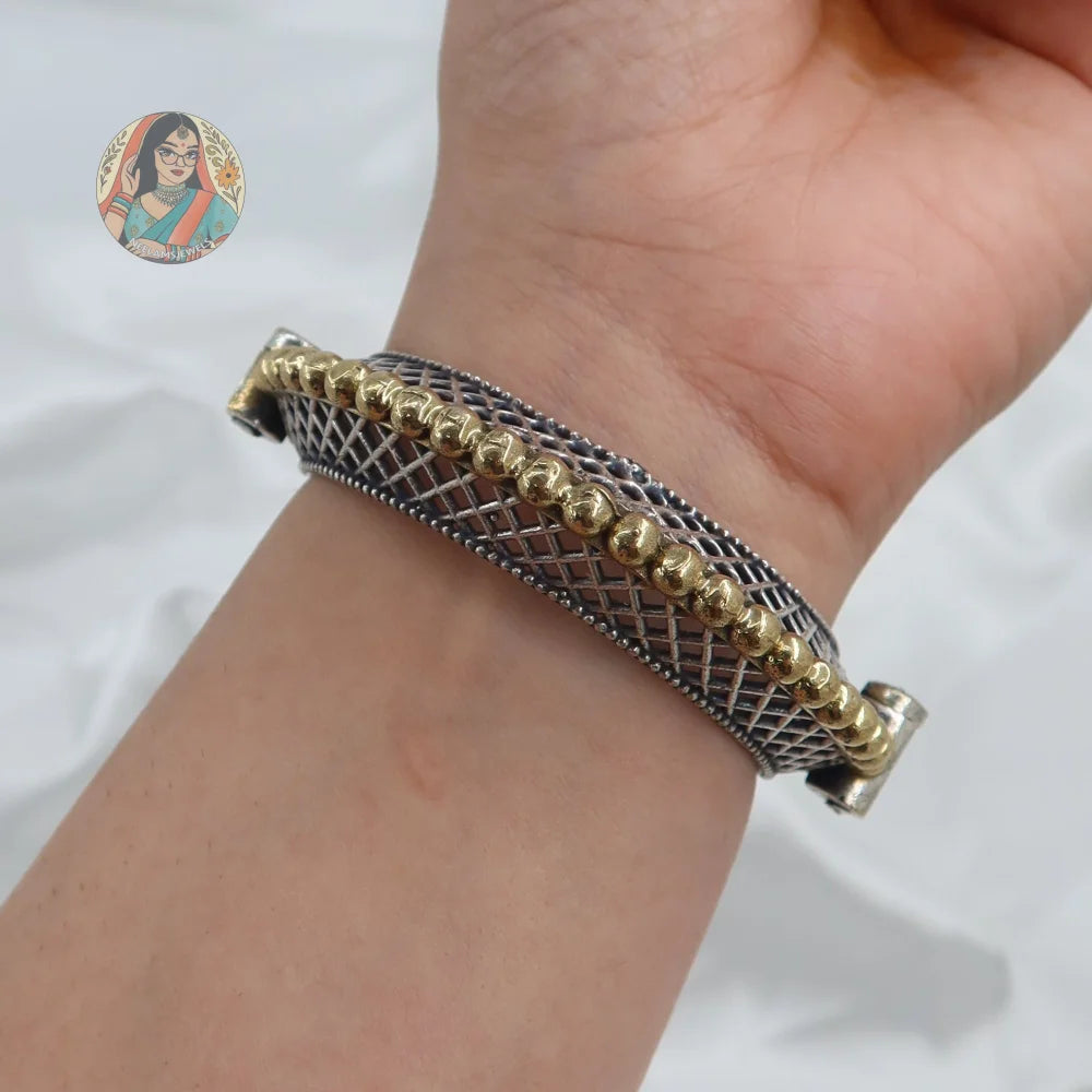 Gauri Oxidized Dual-Tone Bangle