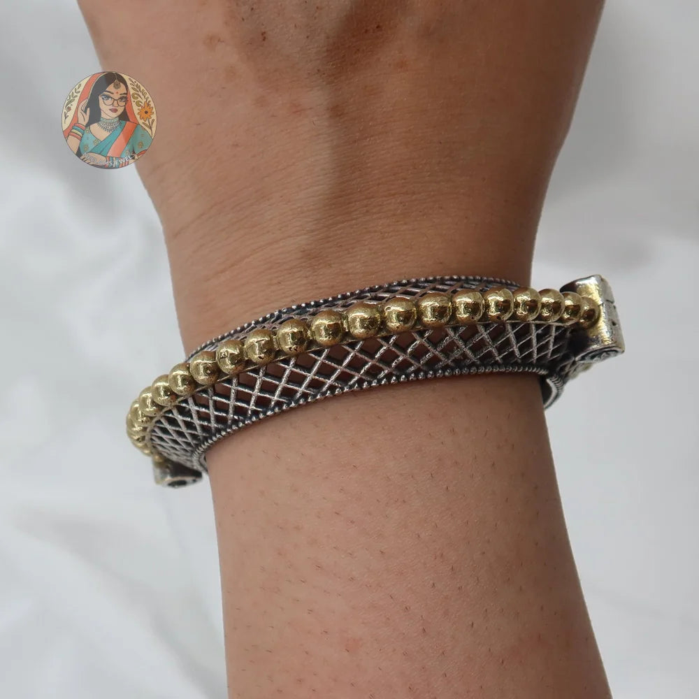 Gauri Oxidized Dual-Tone Bangle