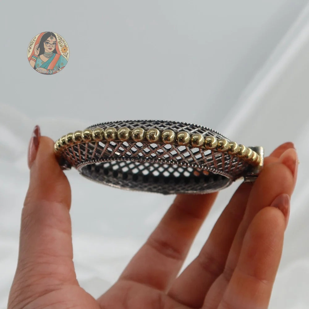 Gauri Oxidized Dual-Tone Bangle