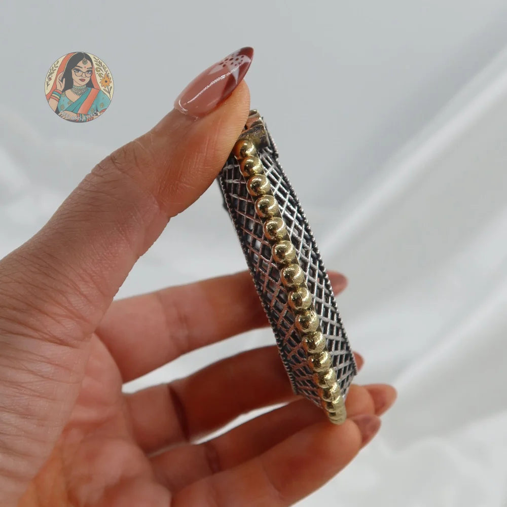 Gauri Oxidized Dual-Tone Bangle