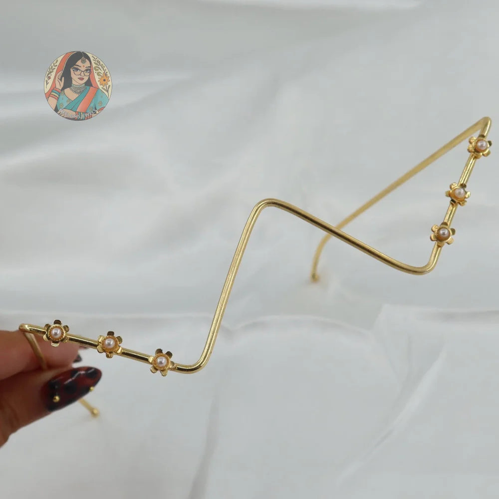 Gold Zigzag Floral Facelet