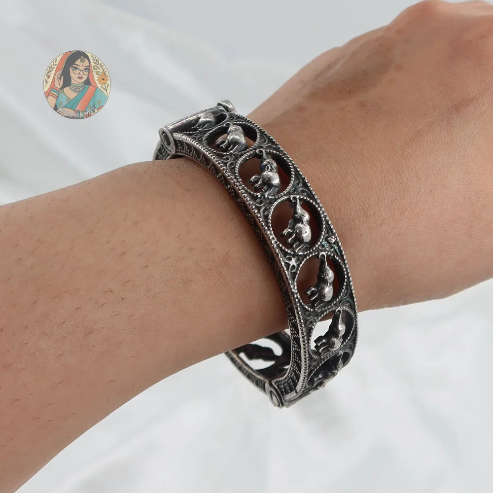Haathi Oxidized Bangle