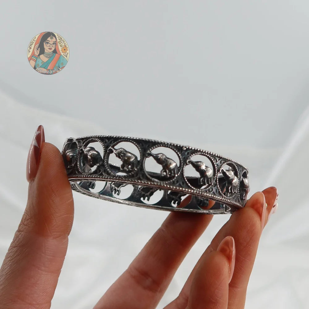 Haathi Oxidized Bangle