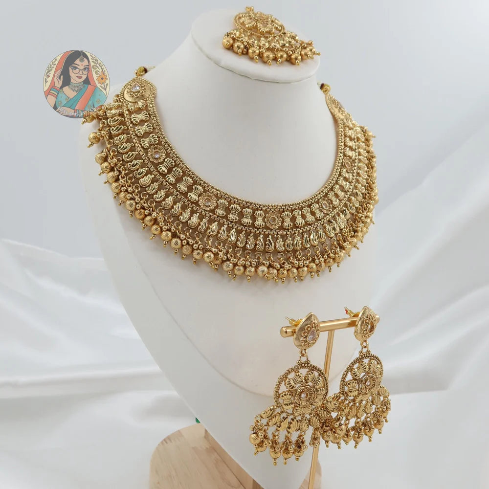 Harjot Gold Necklace Set