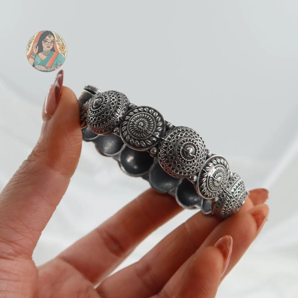 Harshvi Oxidized Bangle