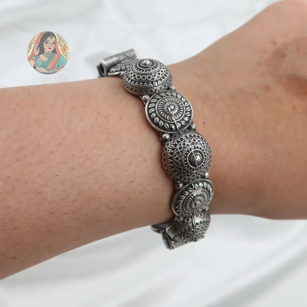 Harshvi Oxidized Bangle