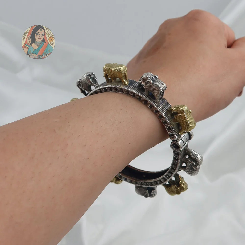 Hetal Oxidized Dual-Tone Bangle