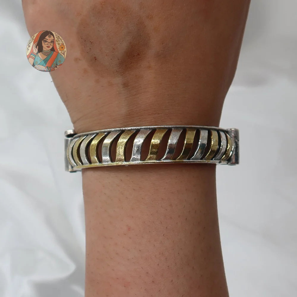 Ishita Oxidized Dual-Tone Bangle