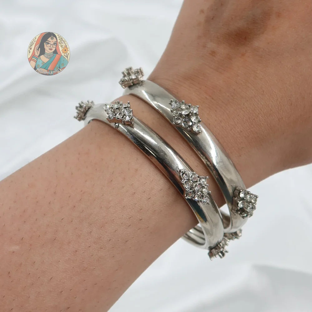 Jasmin Bangle Stack (Silver)