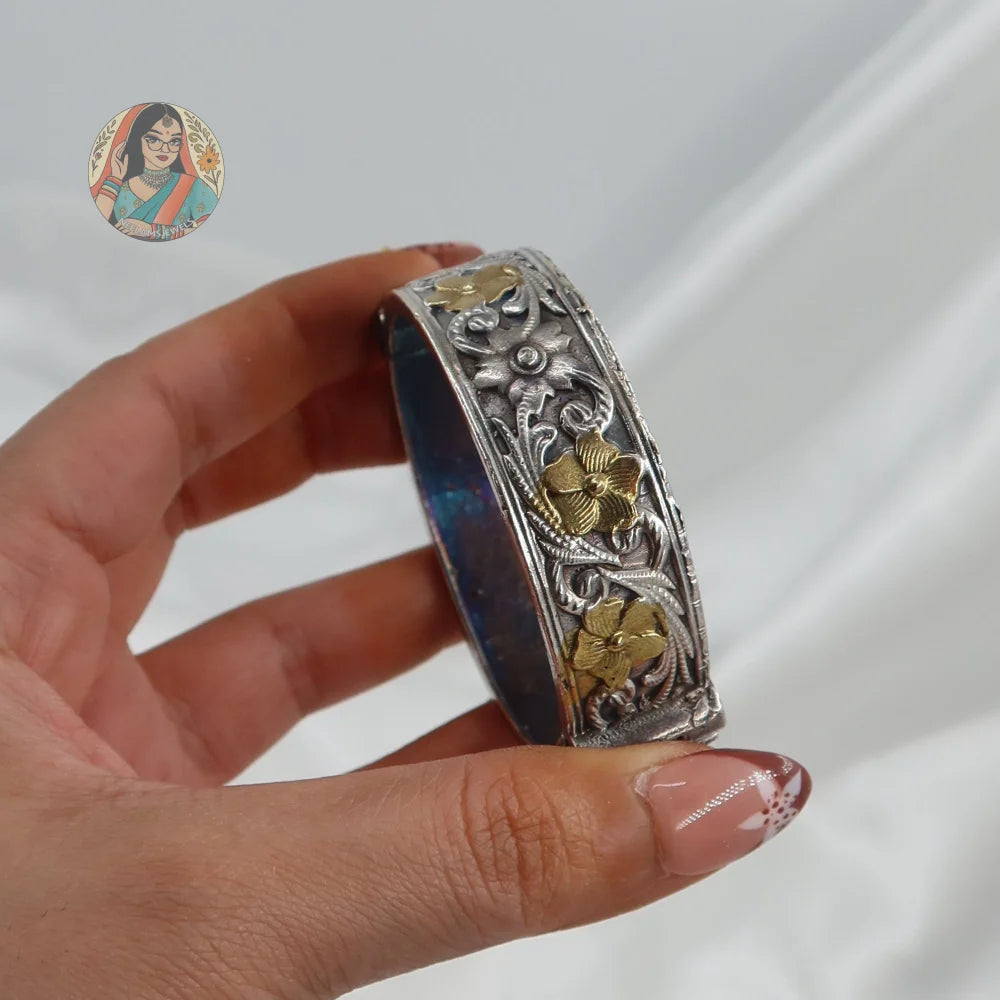 Jaya Oxidized Dual-Tone Bangle