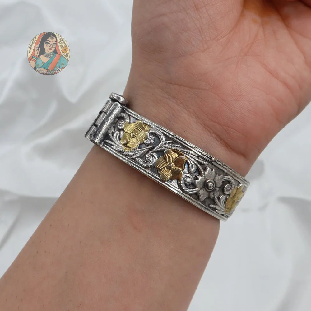 Jaya Oxidized Dual-Tone Bangle